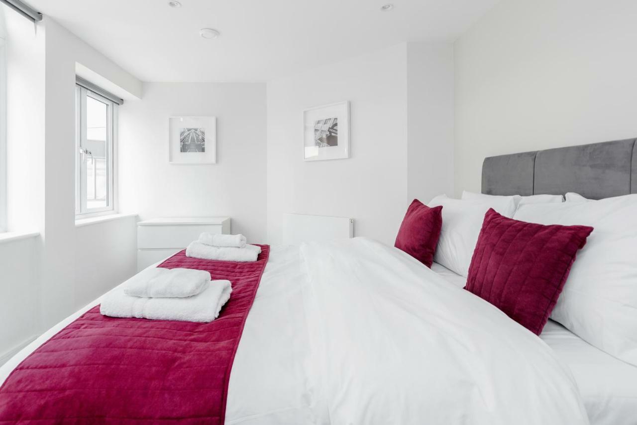 Roomspace Serviced Apartments- Walpole Court Ealing Exterior photo